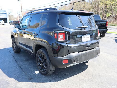 Used 2022 Jeep Renegade Altitude image 5