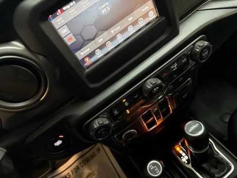 Used 2023 Jeep Gladiator Sport image 46