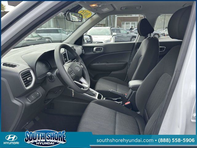 Certified 2025 Hyundai Venue SE FWD image 16