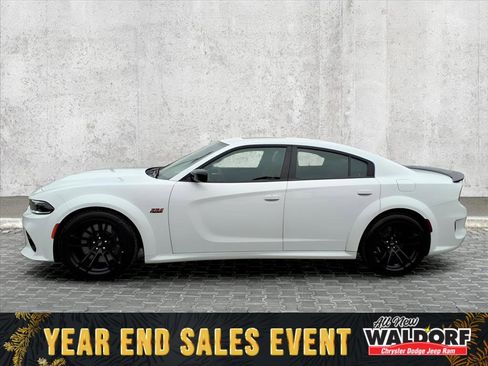 Used 2023 Dodge Charger Scat Pack image 4