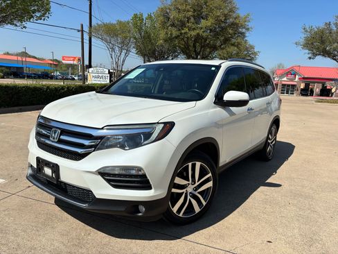 Used 2016 Honda Pilot Touring image 1