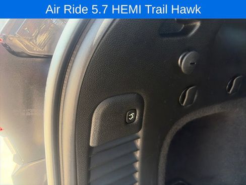 Used 2021 Jeep Grand Cherokee Trailhawk w/ Premium Lighting Group AWD/4WD image 13