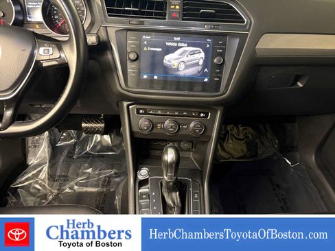 Used 2018 Volkswagen Tiguan SE w/ Panoramic Sunroof Package AWD/4WD image 16