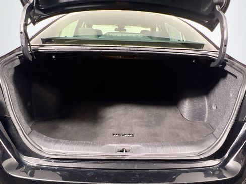 Used 2024 Nissan Altima 2.5 SV FWD image 34