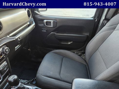 Used 2023 Jeep Gladiator Sport image 15