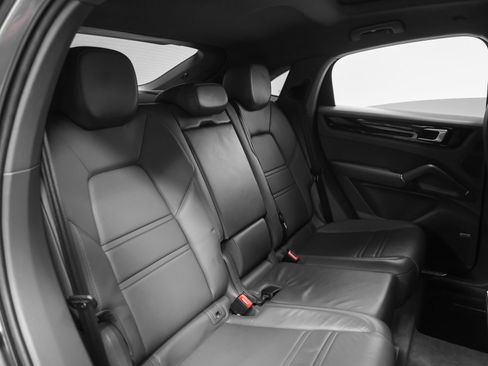 Certified 2022 Porsche Cayenne Coupe AWD/4WD image 21