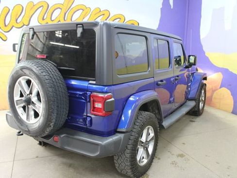 Used 2019 Jeep Wrangler Unlimited Sahara w/ Uconnect 4C Nav & Sound Group AWD/4WD image 8