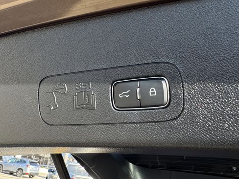 Used 2022 Lincoln Aviator Reserve image 8