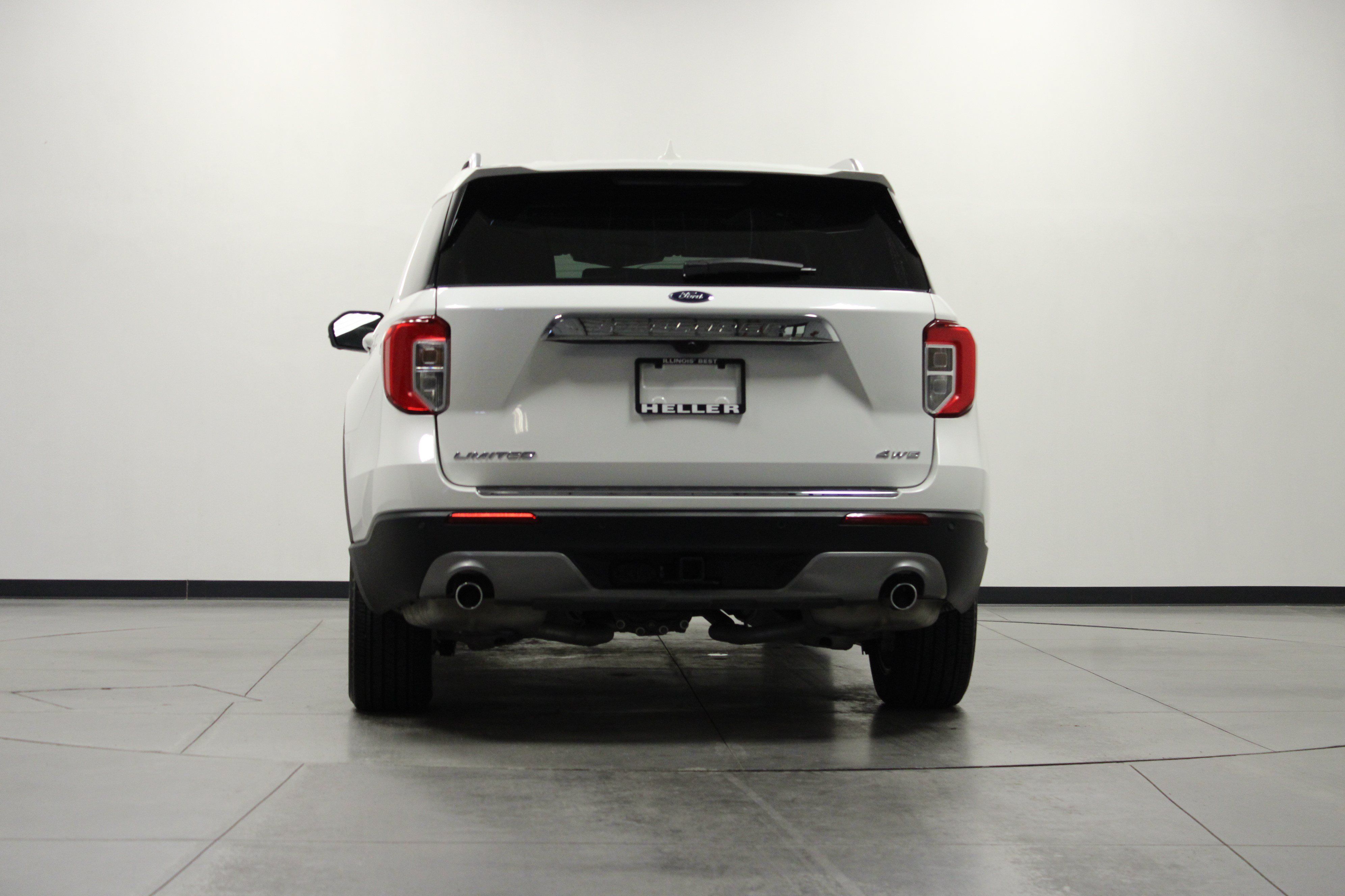 Used 2023 Ford Explorer Limited w/ Limited Technology Package AWD/4WD image 5