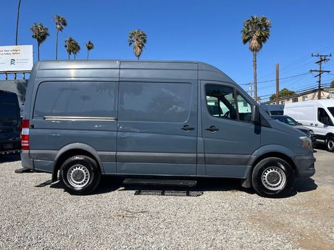 Used 2018 Mercedes-Benz Sprinter 2500 image 4