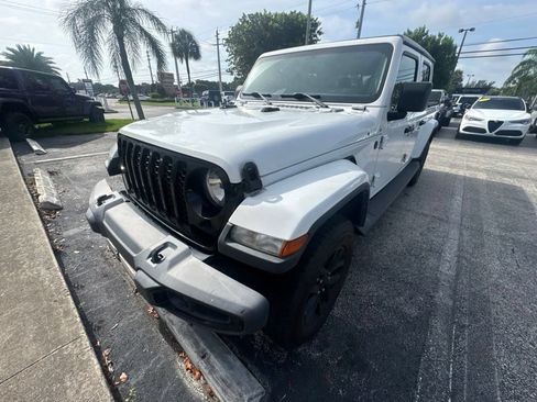 Used 2022 Jeep Gladiator Sport AWD/4WD image 15