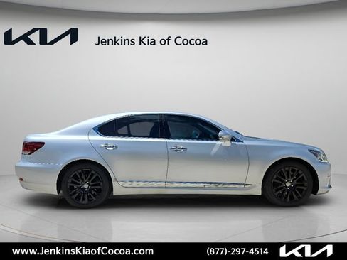 Used 2015 Lexus LS 460 w/ Comfort Package RWD image 3