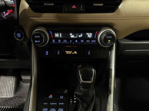 Used 2019 Toyota RAV4 XLE Premium w/ Cold Weather Package image 21