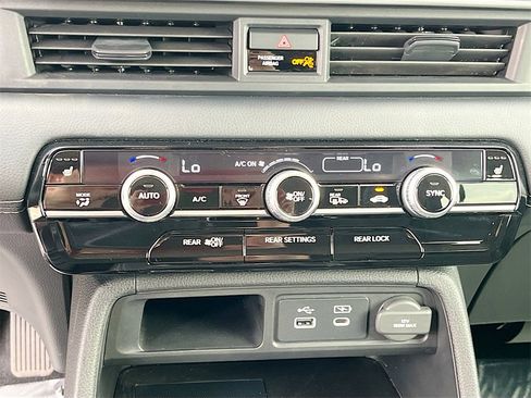 Used 2025 Honda Pilot EX-L image 15