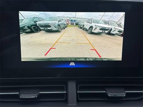 New 2026 Chevrolet Trax LT w/ Sunroof Package image 15