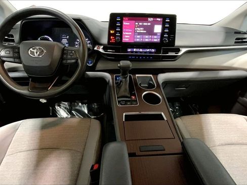 Used 2022 Toyota Sienna LE image 15