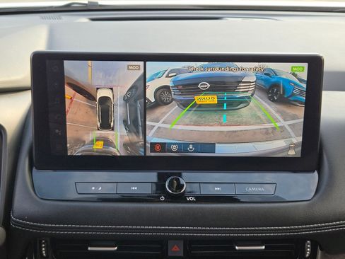 Certified 2025 Nissan Rogue Platinum image 18