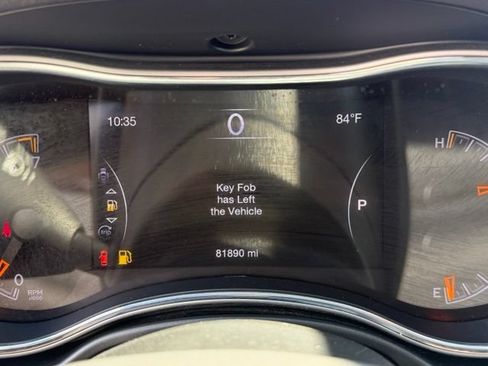 Used 2020 Jeep Grand Cherokee Altitude RWD image 12