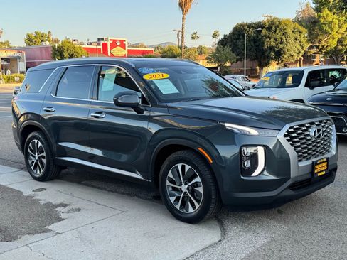 Used 2021 Hyundai Palisade SEL w/ Cargo Package FWD image 2