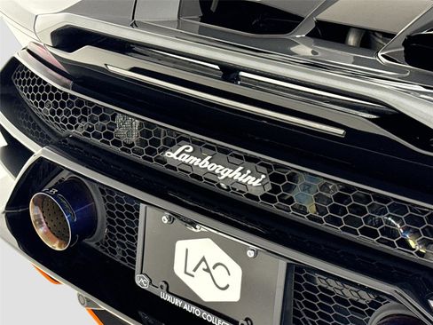 Used 2020 Lamborghini Huracan EVO image 29