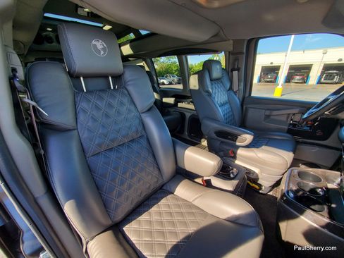 Used 2025 Chevrolet Express 2500 w/ Driver Convenience Package RWD image 8