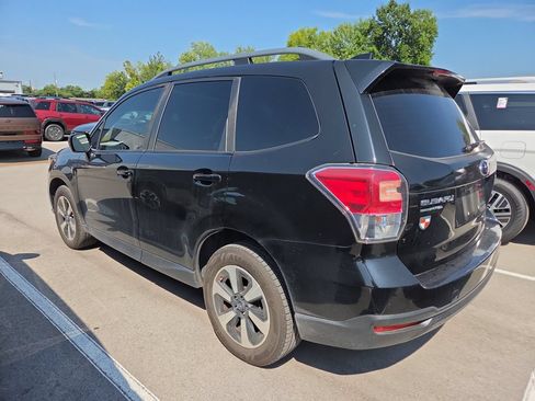 Used 2017 Subaru Forester 2.5i Premium w/ All-Weather Package AWD/4WD image 3