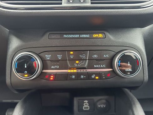 Used 2025 Ford Escape ST-Line Select image 6