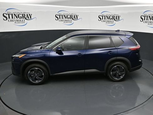 Used 2025 Nissan Rogue SV FWD image 21