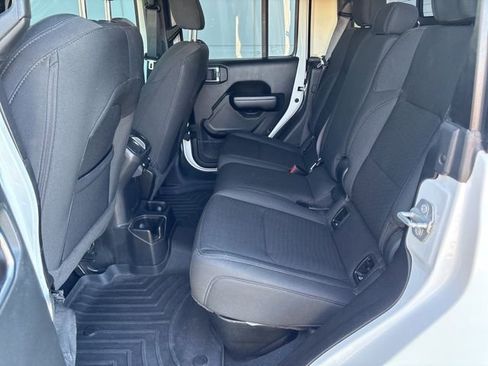 Used 2021 Jeep Gladiator Sport image 29