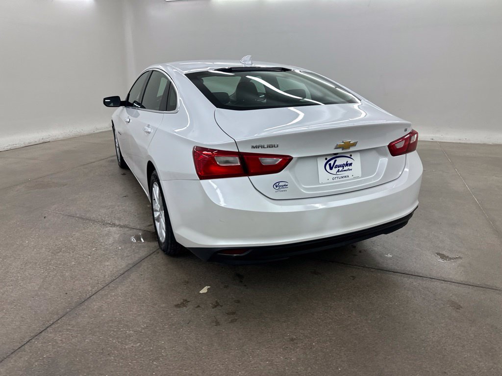 Used 2018 Chevrolet Malibu LT w/ Leather Package FWD image 8