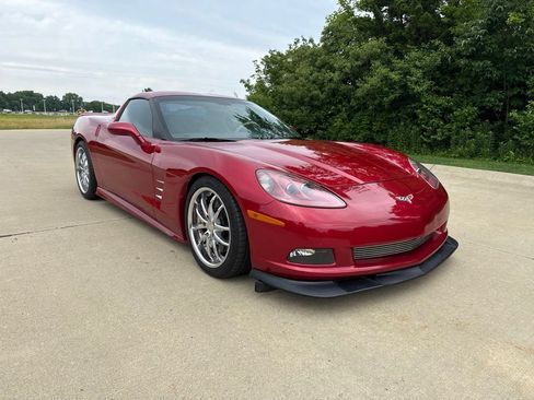 Used 2005 Chevrolet Corvette Coupe w/ Preferred Equipment Group RWD image 4