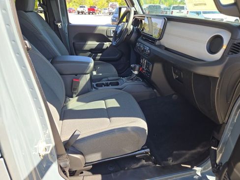 New 2025 Jeep Gladiator Willys image 6