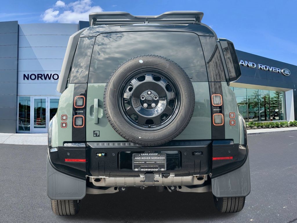 New 2026 Land Rover Defender 110 AWD/4WD image 5