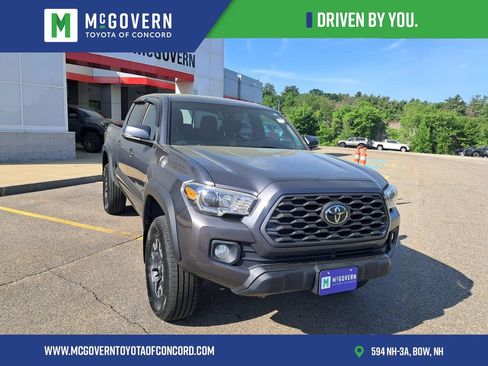 Used 2020 Toyota Tacoma TRD Off-Road w/ Technology Package AWD/4WD image 7