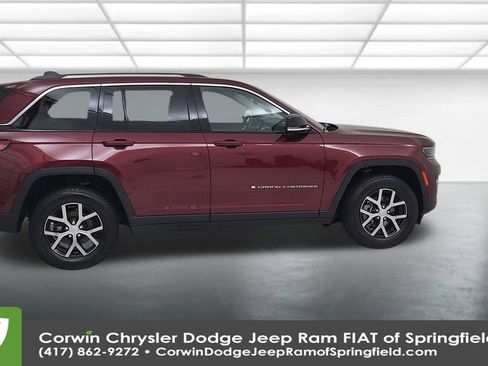 Used 2023 Jeep Grand Cherokee Limited image 16