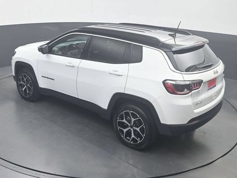 Used 2025 Jeep Compass Limited AWD/4WD image 23
