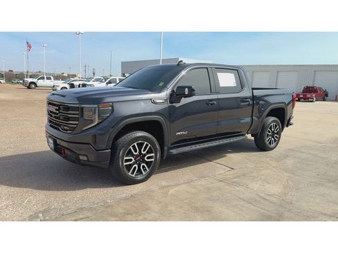 Used 2023 GMC Sierra 1500 AT4 w/ AT4 Premium Package image 4