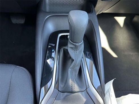 Used 2025 Toyota Corolla LE image 12