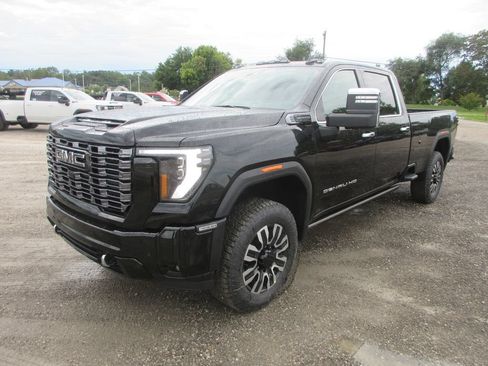 New 2026 GMC Sierra 3500 Denali Ultimate AWD/4WD image 10