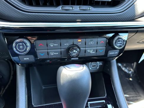 New 2026 Jeep Compass Latitude AWD/4WD image 28
