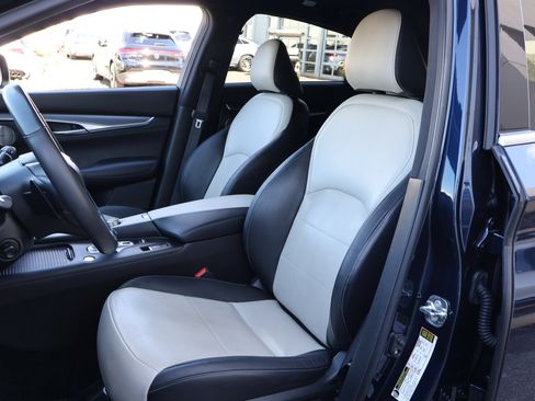 Certified 2023 INFINITI QX55 Essential image 2