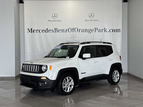Used 2018 Jeep Renegade Latitude w/ UConnect 8.4 Nav Group FWD image 1