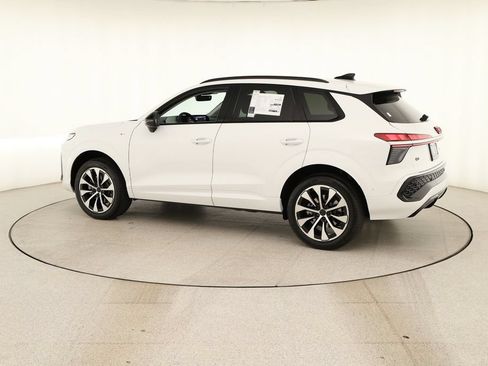 New 2026 Audi Q3 quattro 2.0T AWD/4WD image 3