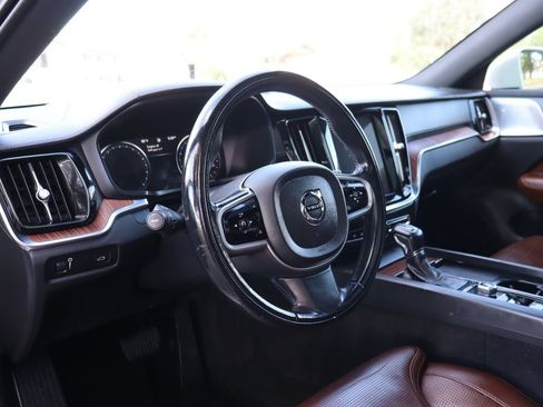 Used 2021 Volvo V60 T5 Cross Country AWD/4WD image 15