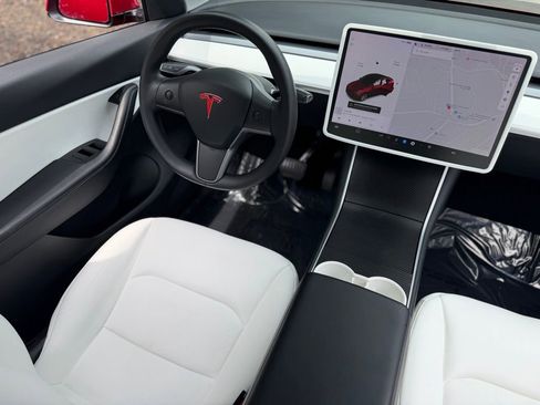 Used 2020 Tesla Model Y Long Range image 41