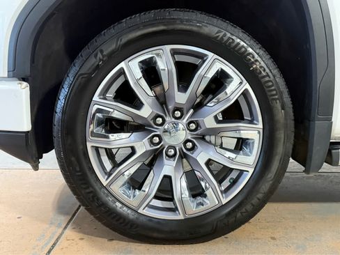 Used 2024 GMC Sierra 1500 Denali w/ Denali Reserve Package AWD/4WD image 8