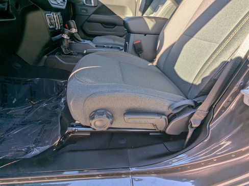 Used 2024 Jeep Wrangler Sahara w/ Technology Group image 15