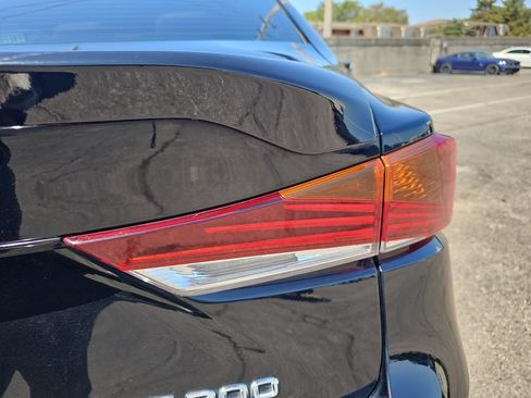 Used 2019 Lexus IS 300 F Sport AWD/4WD image 33