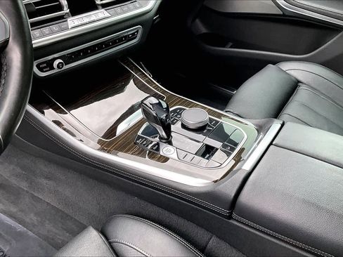 Used 2019 BMW X5 xDrive50i w/ M Sport Package image 16