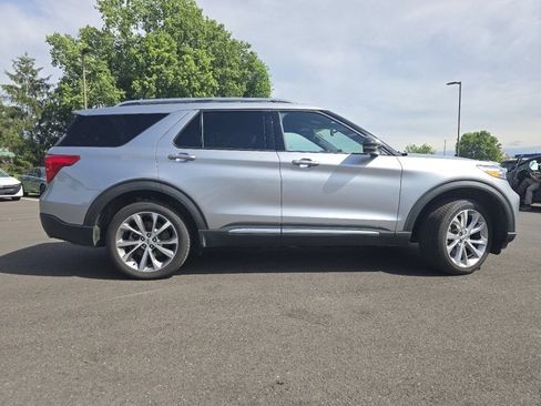 Used 2021 Ford Explorer Platinum w/ Premium Technology Package AWD/4WD image 24